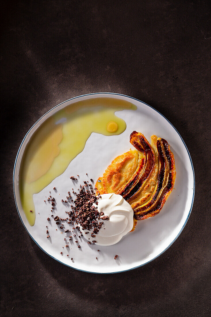 Pancakes with caramelized bananas and yogurt