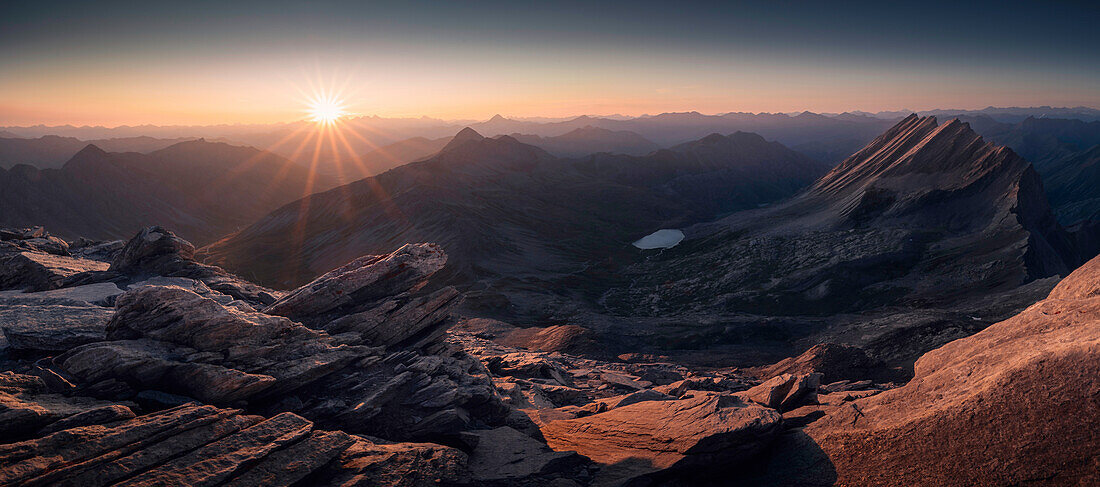 Sonnenuntergang über dem Taillante-Gipfel, Queyras, Agnello-Pass, Frankreich