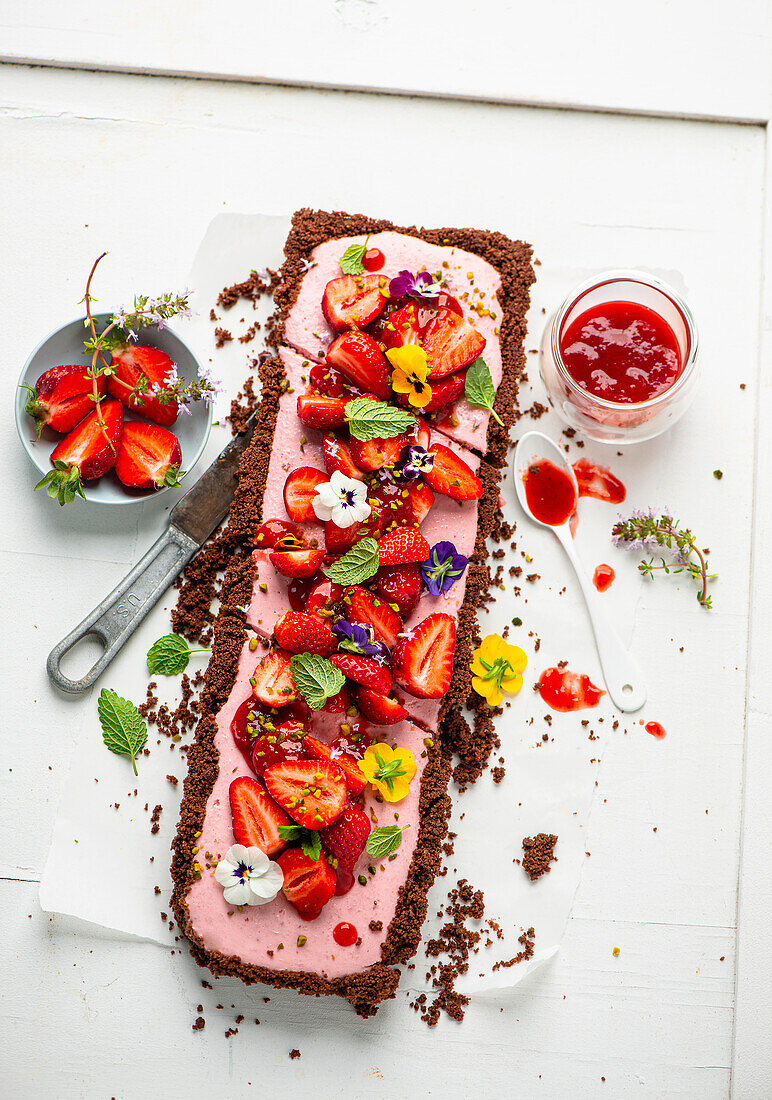 Strawberry tart with chocolate short pastry