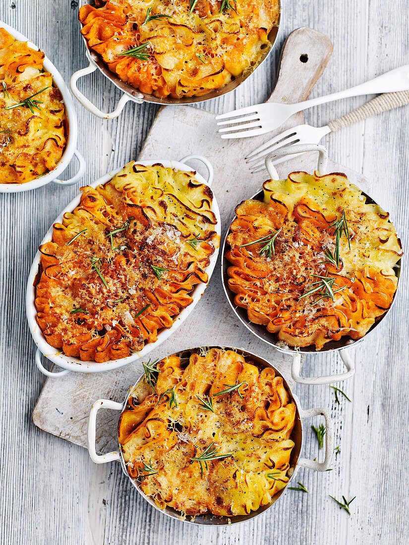 Vegatable and lentil pot pies