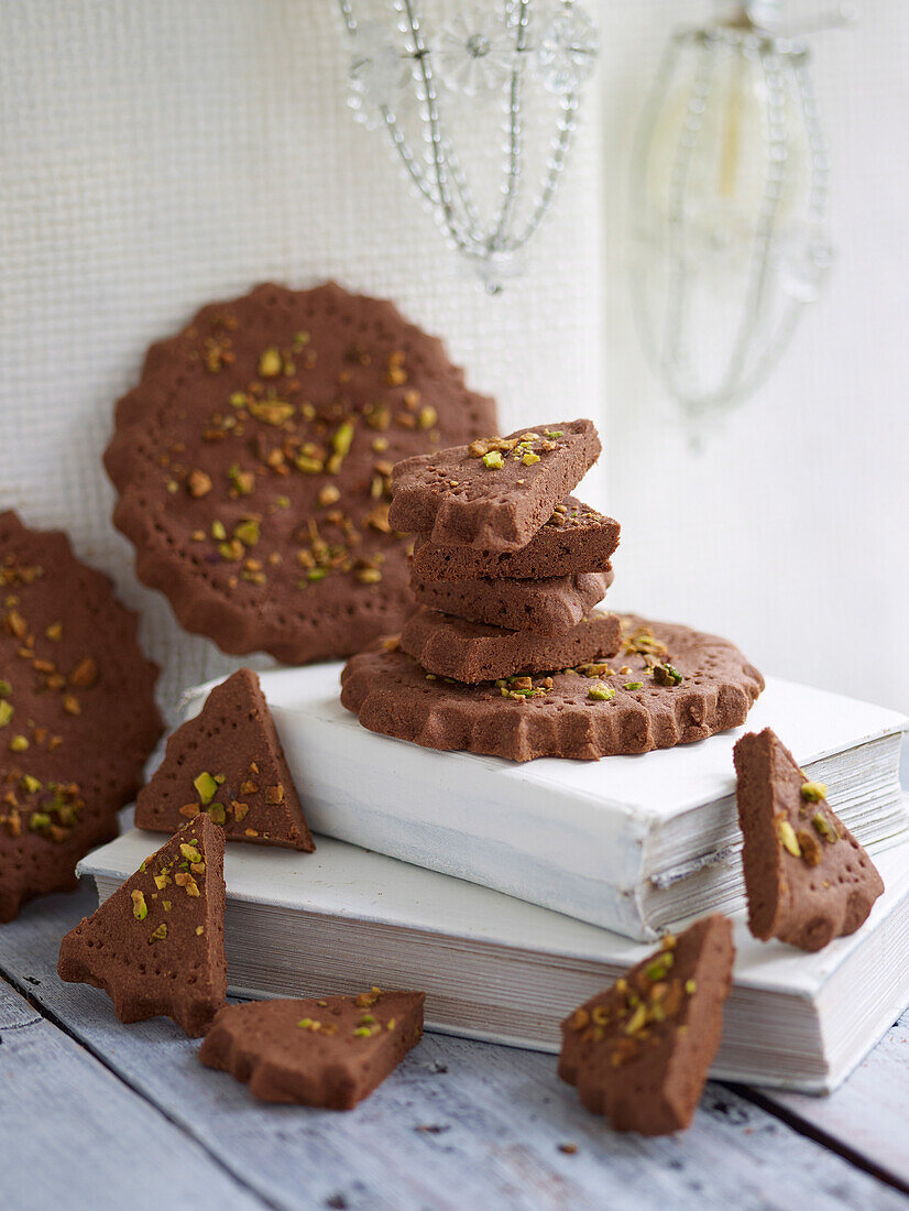 Chocolate pistachio shortbread