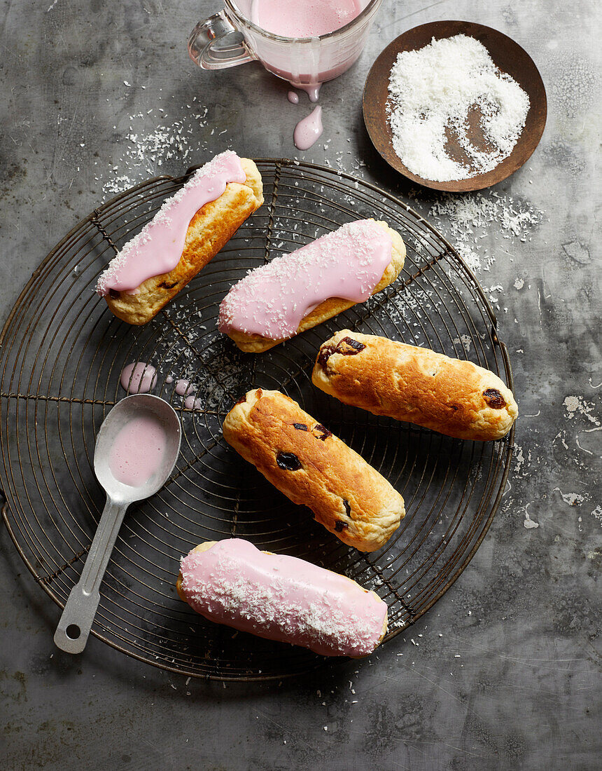 Finger buns with icing