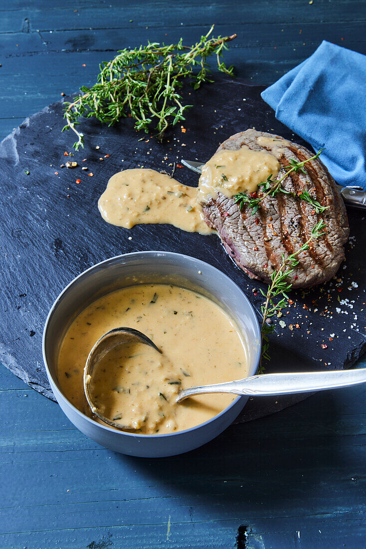 Steak mit Café de Paris Sauce