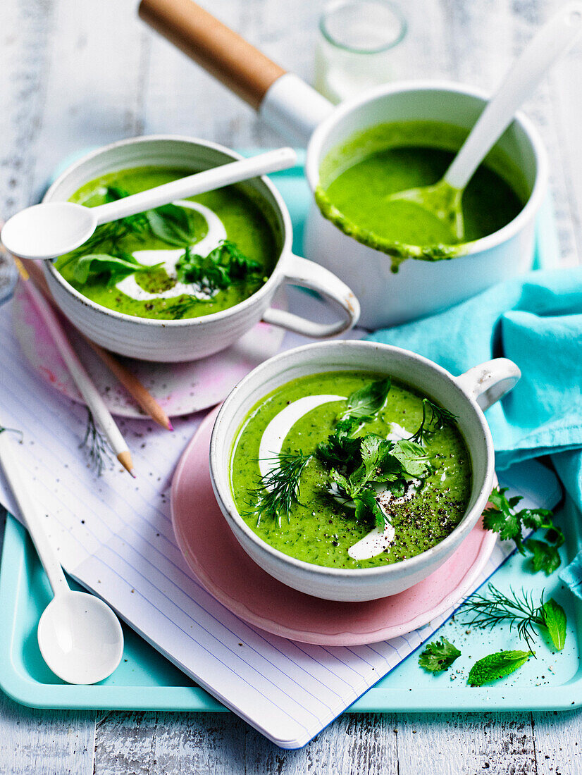 Vegane Erbsen-Kokos-Suppe