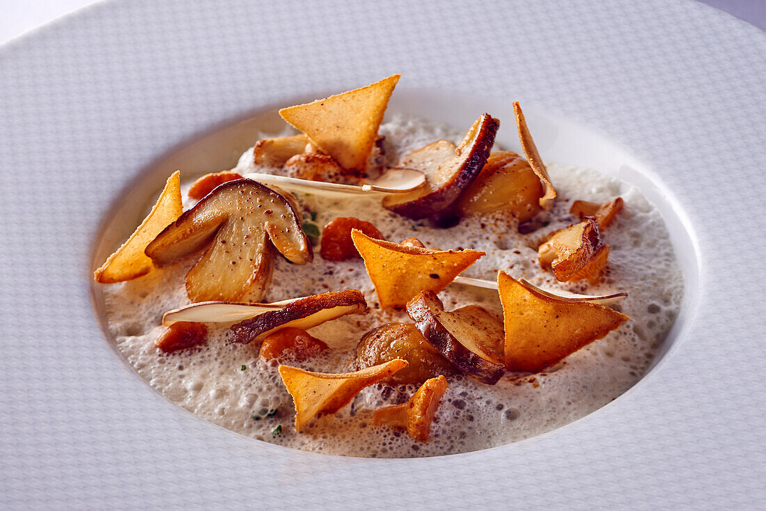 Porcini mushrooms in chestnut mousse (France)