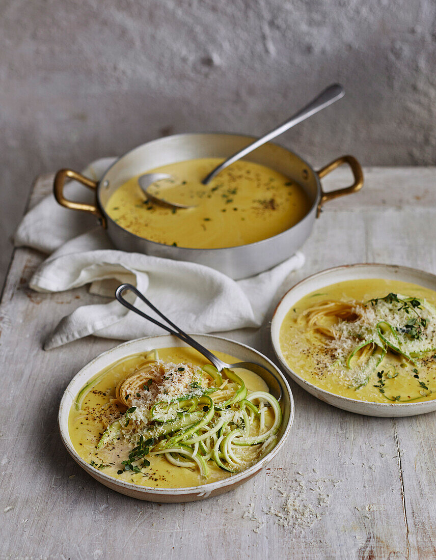 Smoked cheddar and zucchetti soup