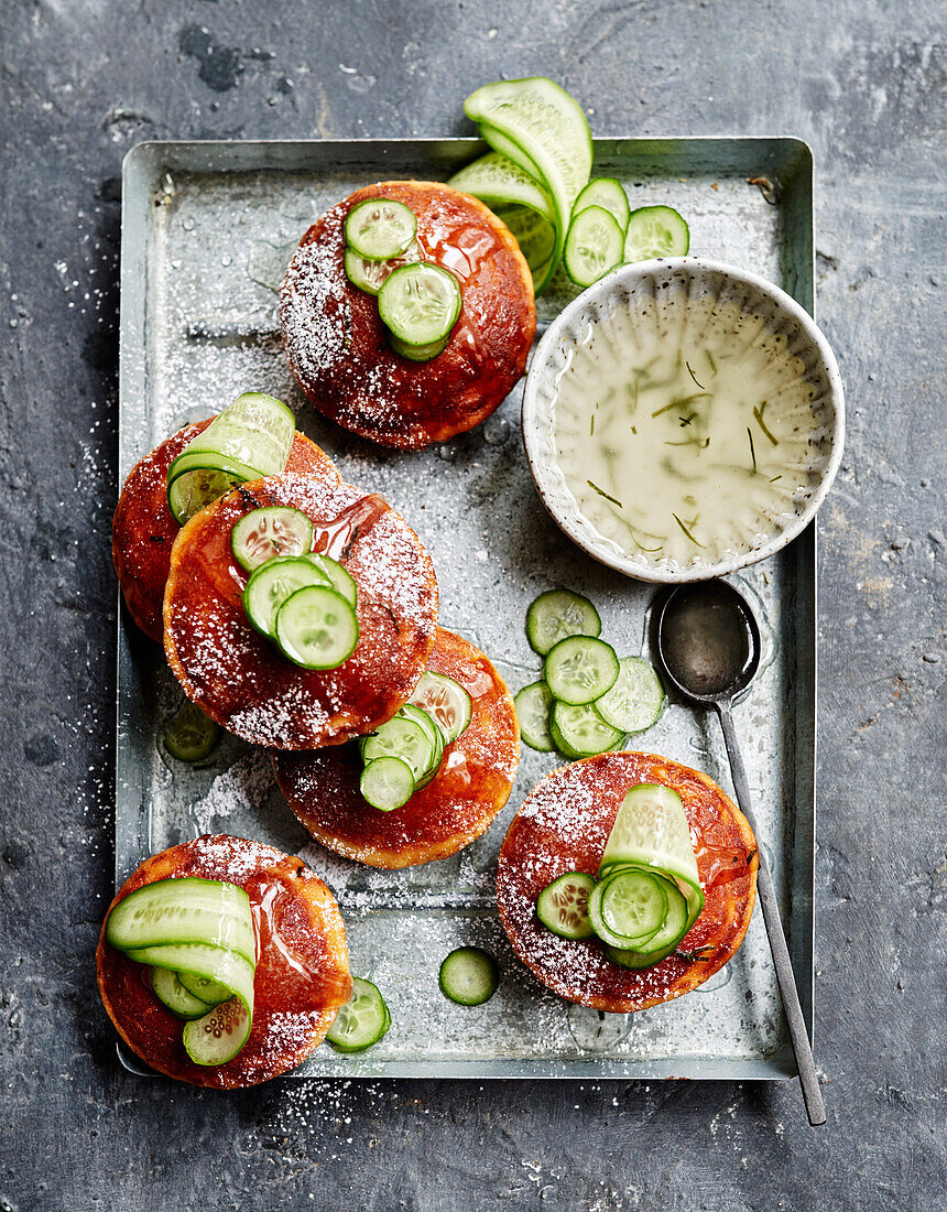 Gin and tonic syrup cakes