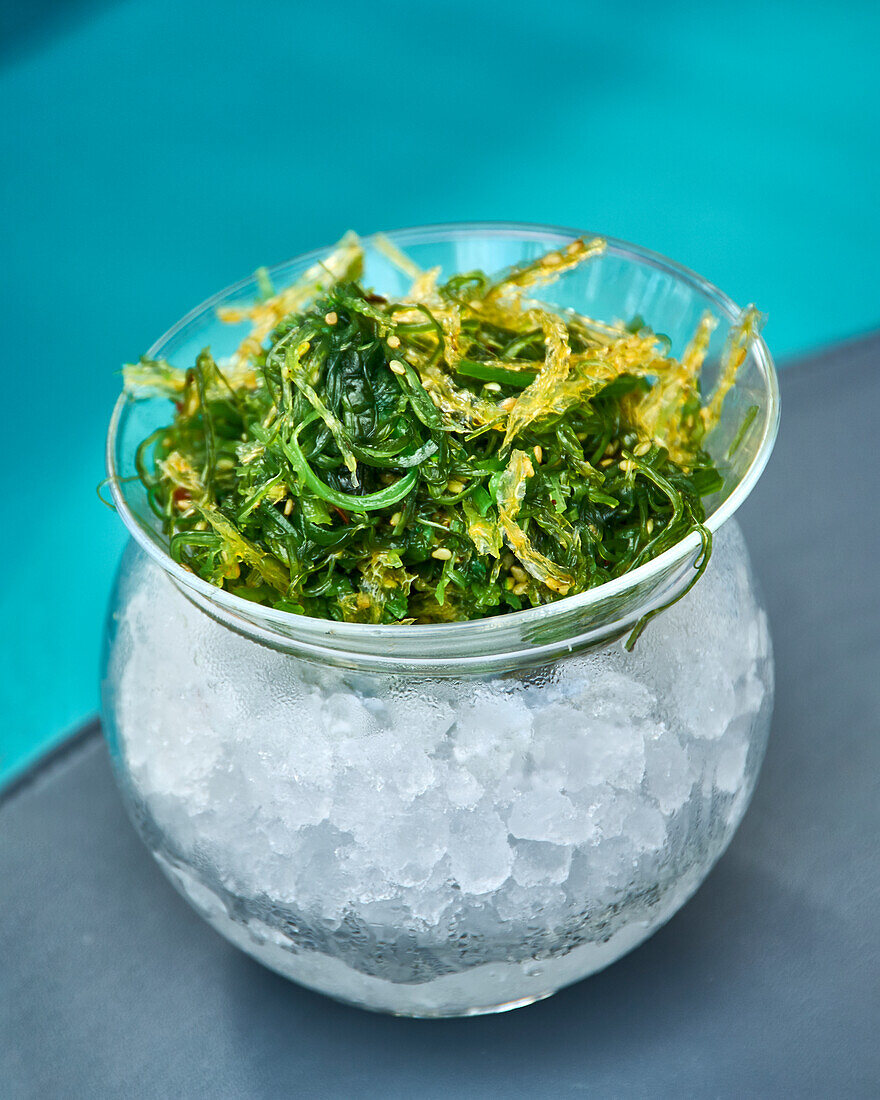 Seaweed salad on crushed ice