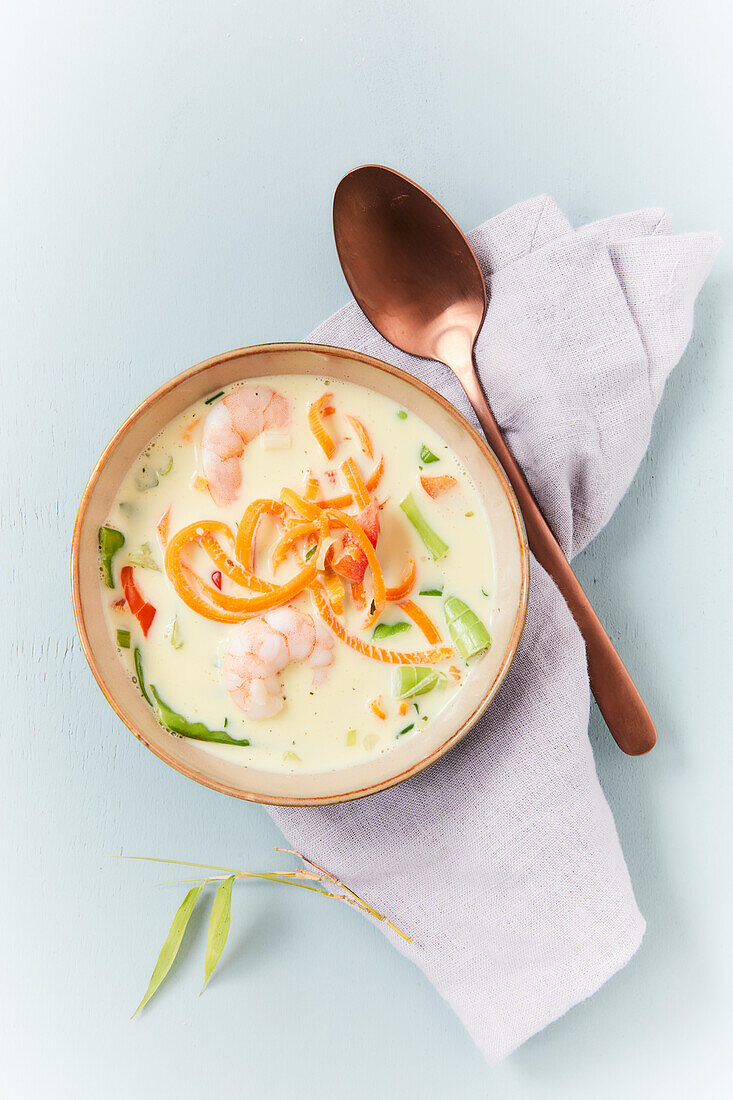 Lemon grass curry soup with shrimp