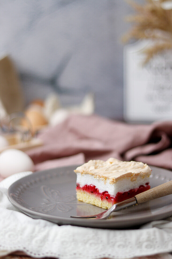 Johannisbeer-Baiser-Kuchen