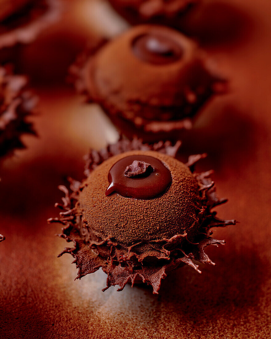 Chocolate mousse tartlet with icing