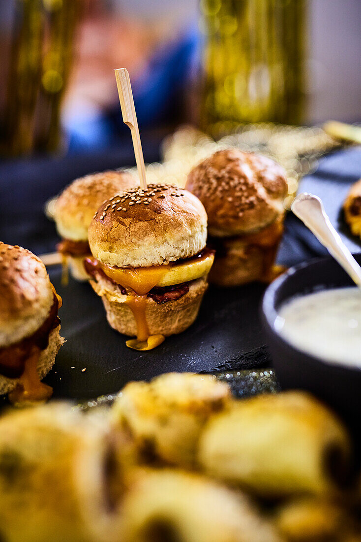 Slider; Mini Cheeseburger with Lettuce