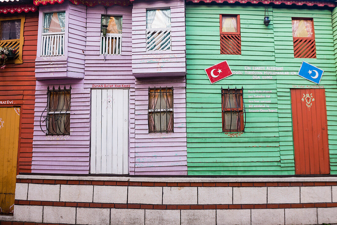 Das farbenfrohe Restaurant Turkestan im Stadtteil Sultanahmet in Istanbul, Türkei