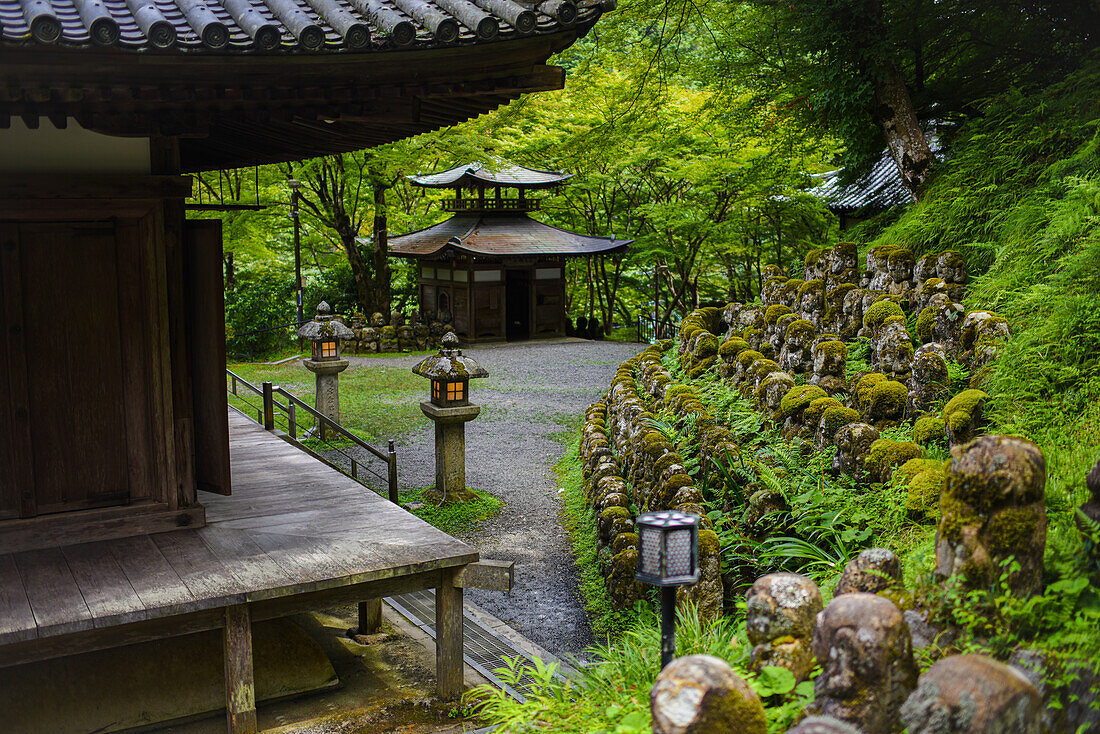 Der buddhistische Tempel Otagi Nenbutsu-ji im Stadtteil Arashiyama in Kyoto, Japan