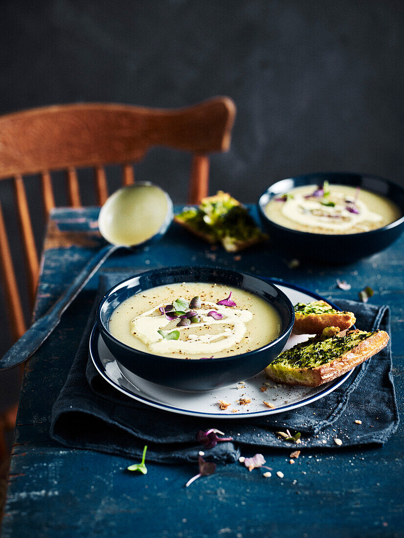 Kartoffel-Cheddar-Suppe