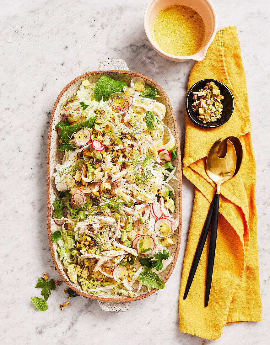 Hähnchensalat mit Fenchel, Apfel und Pistazien