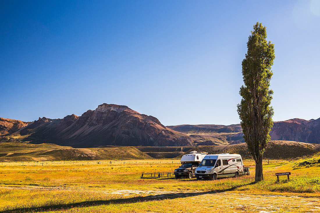 Campervan and camping site at Estancia La Oriental, Perito Moreno National Park (Parque Nacional Perito Moreno), Santa Cruz Province, Argentinian Patagonia, Argentina