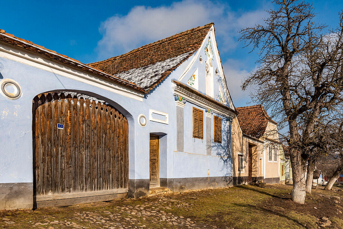 Bunte Häuser in Viscri, UNESCO-Weltkulturerbe, Siebenbürgen, Rumänien