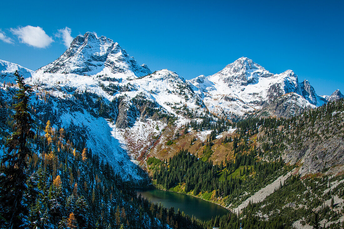 Lake Ann, Corteo Peak and Black Peak from Lake Ann - Maple Pass - Heather Pass Loop Trail, Okanogan-Wenatchee National Forest, Cascade Mountains, Washington.