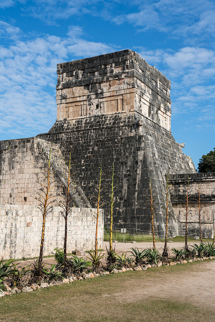 The Upper Temple of the Jaguar overlooking the Great Ball Court in the ruins of the great Mayan city of Chichen Itza, Yucatan, Mexico. The Pre-Hispanic City of Chichen-Itza is a UNESCO World Heritage Site.