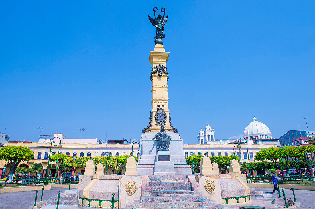 Die Plaza Libertad in San Salvador, El Salvador. Die Plaza Libertad war der Ausgangspunkt der Stadterweiterung in der Mitte des 16. Jahrhunderts.