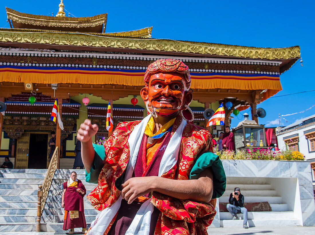 Buddhistischer Mönch beim Cham-Tanz während des Ladakh-Festivals in Leh, Indien