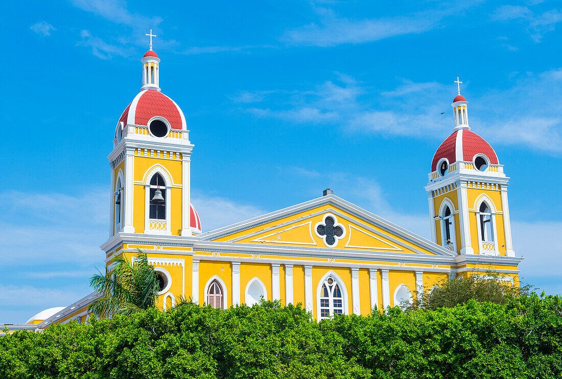 Die Kathedrale von Granada in Granada, Nicaragua. Die ursprüngliche Kirche wurde 1583 erbaut und 1915 wiederaufgebaut.