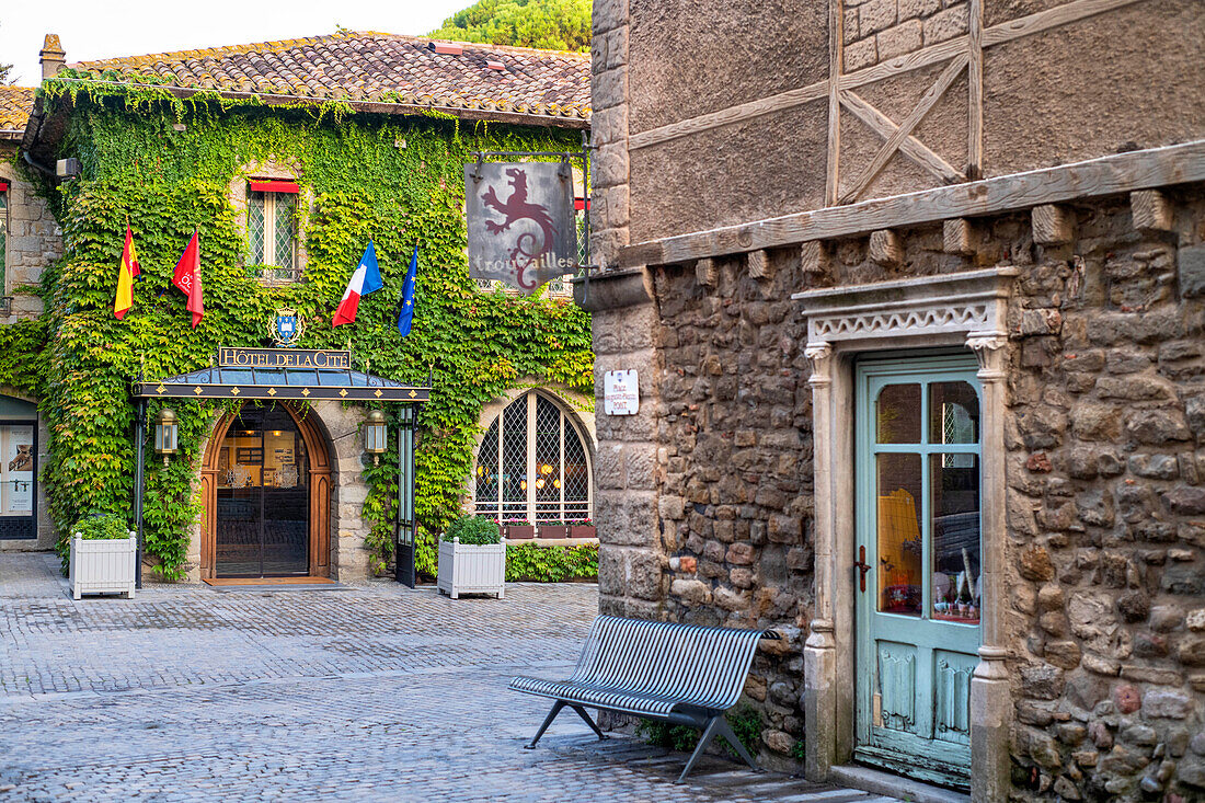 Das Innere der Stadt Carcassonne, einer mittelalterlichen Stadt, die von der UNESCO zum Weltkulturerbe erklärt wurde, Harboure d'Aude, Languedoc-Roussillon Midi Pyrenees Aude Frankreich