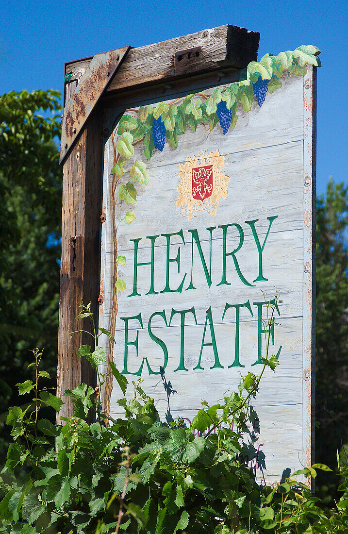 Henry Estate Winery sign, Umpqua Valley, southern Oregon.