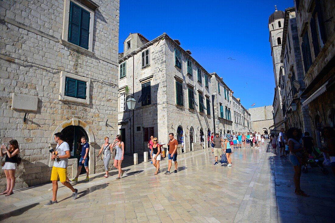 Hauptstraße Placa Stradun in Dubrovnik, Kroatien