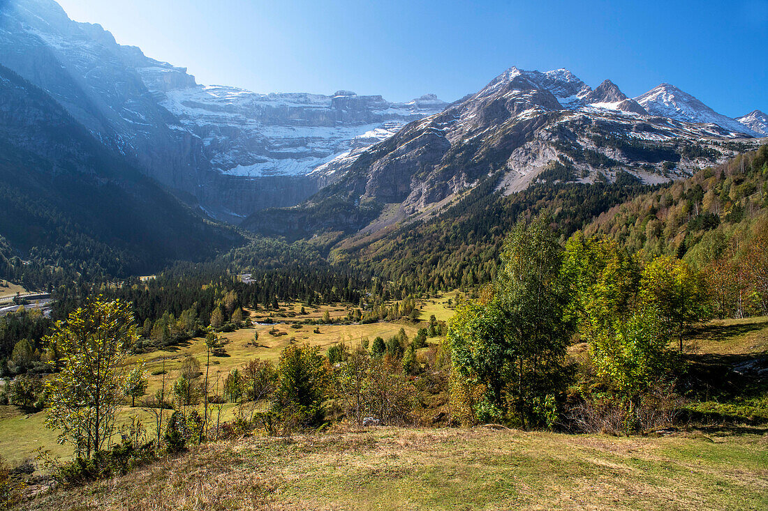 The Cirque de Gavarnie and the Gavarnie Falls / Grande Cascade de Gavarnie, highest waterfall of France in the Pyrenees. Hautes-Pyrenees, Gavarnie-Gèdre, Pyrenees National Park, Gavarnie cirque, listed as World Heritage by UNESCO.