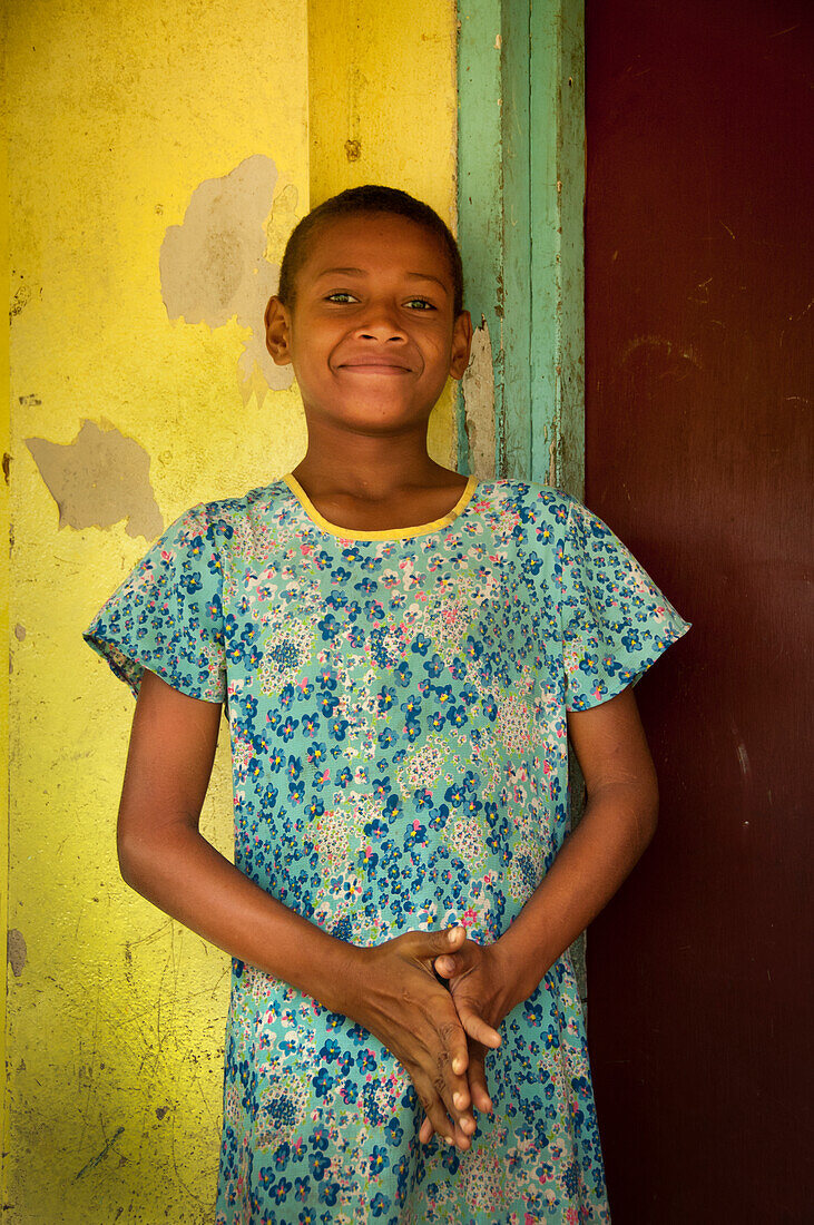 Akeneta Wagali in ihrer Schule im Dorf Navala, Ba Highlands, Insel Viti Levu, Fidschi.