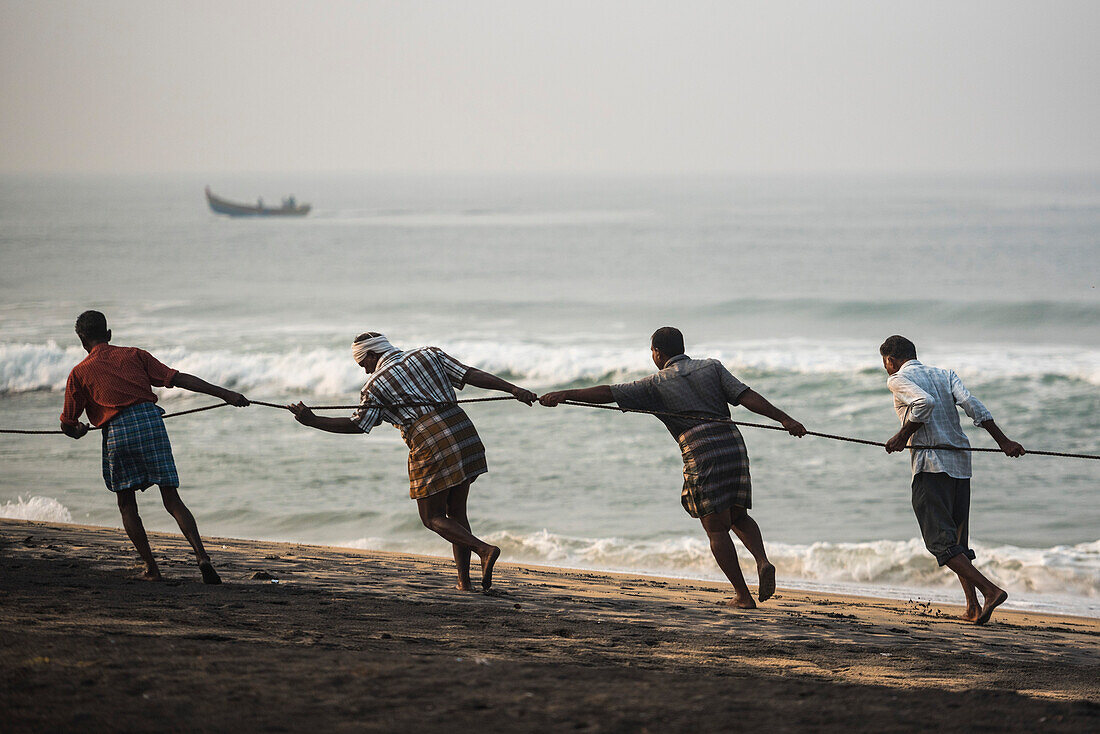 Fischer am Kappil Beach, Varkala, Kerala, Indien