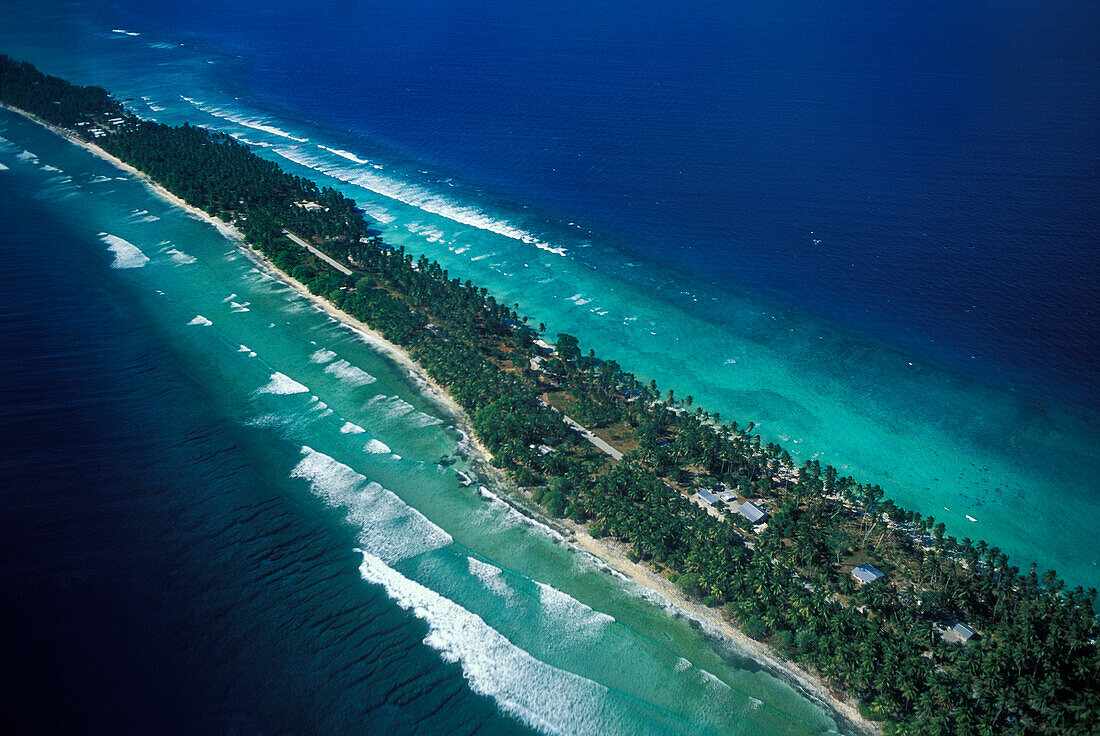 Insel Majuro zwischen Laura und D.U.D.; Majuro-Atoll und -Lagune, Marshallinseln, Mikronesien.