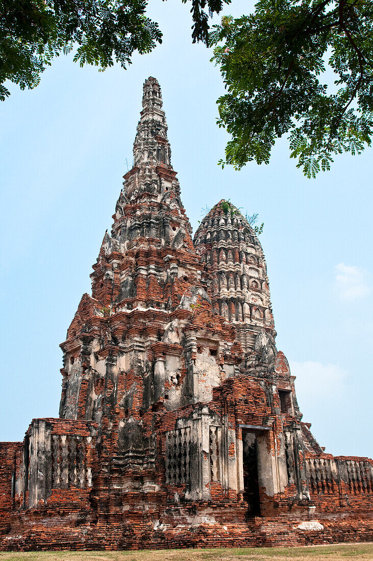 Die Ruinen des buddhistischen Tempels Wat Chaiwatthanaram in Ayutthaya, Thailand, einem UNESCO-Weltkulturerbe.