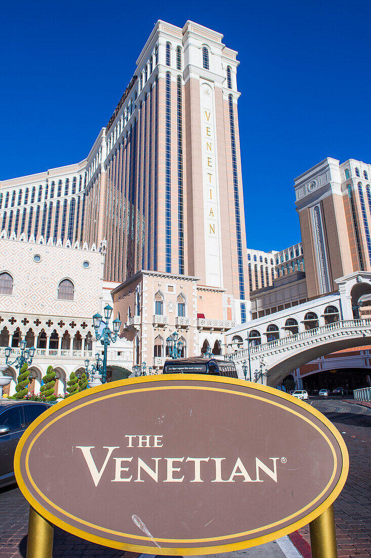 Das Venetian Hotel & Casino in Las Vegas. Mit mehr als 4000 Suiten ist es eines der berühmtesten Hotels der Welt.