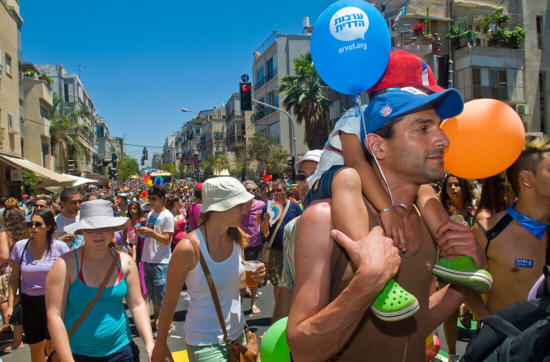 Teilnehmer an der jährlichen Tel Aviver Gay Pride Parade