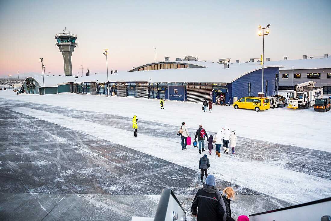 Bustransfer zum Flughafen Kittila, Finnisch-Lappland, Finnland