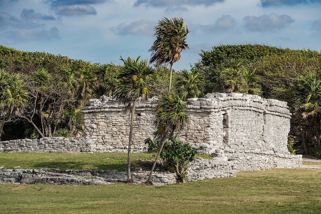 Structure 34 in the ruins of the Mayan city of Tulum on the coast of the Caribbean Sea. Tulum National Park, Quintana Roo, Mexico.