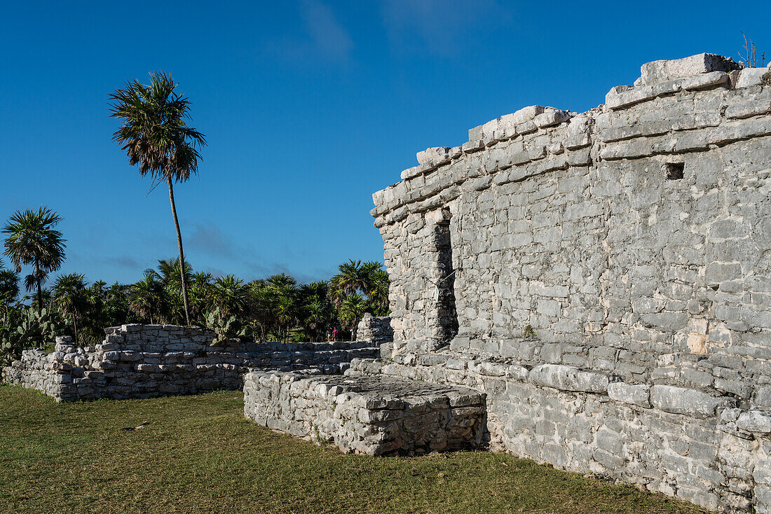 Structure 34 in the ruins of the Mayan city of Tulum on the coast of the Caribbean Sea. Tulum National Park, Quintana Roo, Mexico.