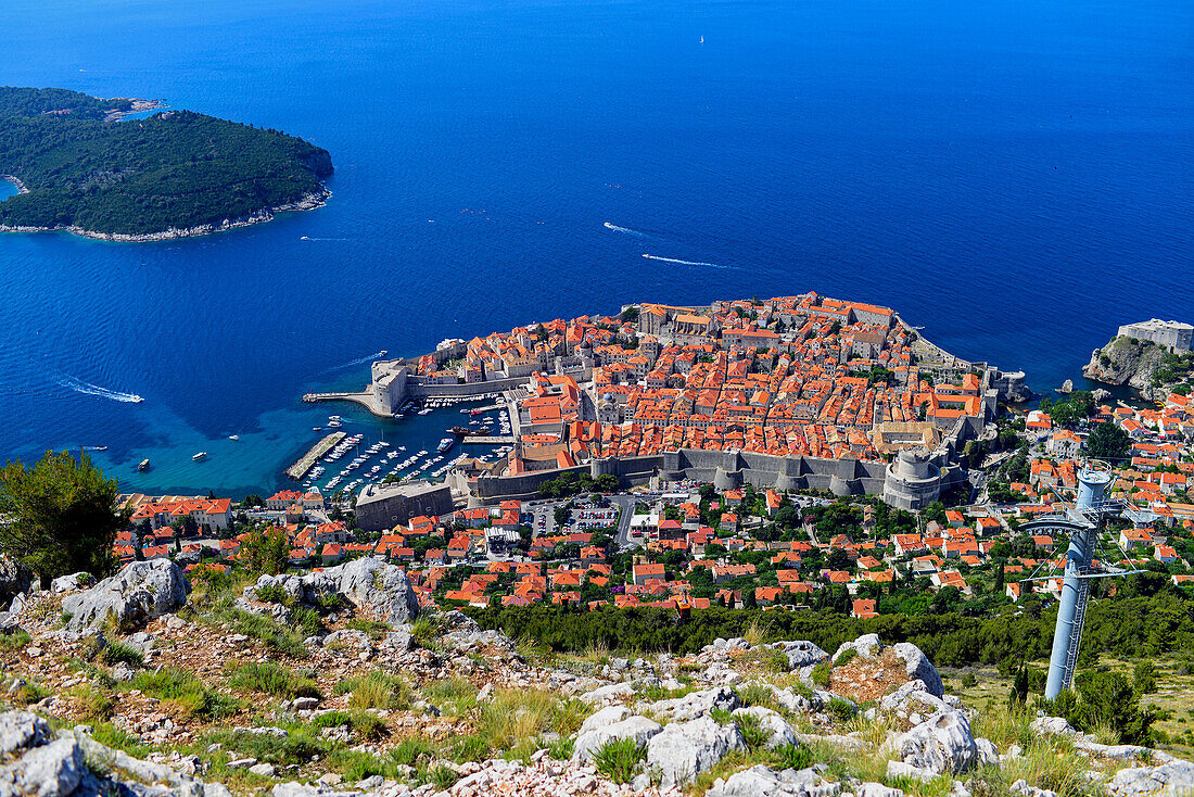 Blick auf die Altstadt von Dubrovnik von oben