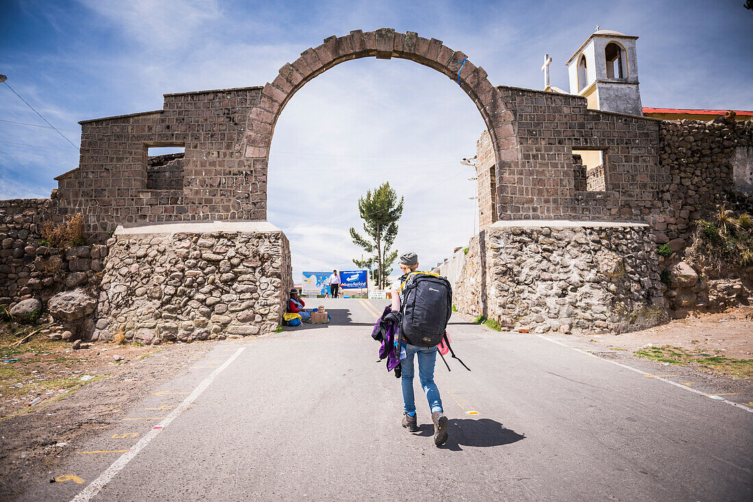 Wanderung über den Grenzübergang Peru-Bolivien am Titicacasee, von Puno in Peru nach Copacabana in Bolivien