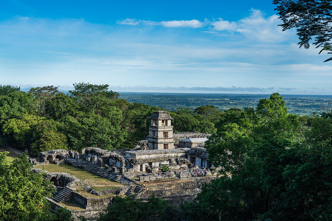 Der Palast in den Ruinen der Maya-Stadt Palenque, Palenque National Park, Chiapas, Mexiko. Eine UNESCO-Welterbestätte.
