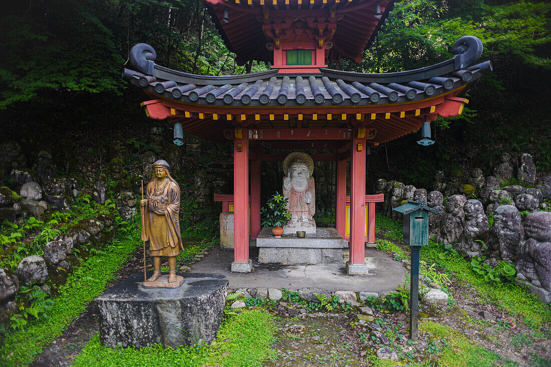 Der buddhistische Tempel Otagi Nenbutsu-ji im Stadtviertel Arashiyama in Kyoto, Japan