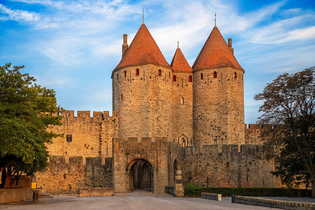 Festungsstadt Carcassonne, mittelalterliche Stadt, die zum Weltkulturerbe der UNESCO gehört, harboure d'Aude, Languedoc-Roussillon Midi Pyrenees Aude Frankreich