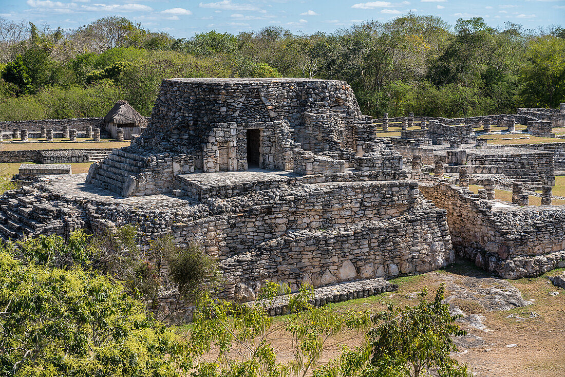 Der Tempel der bemalten Nischen in den Ruinen der postklassischen Maya-Stadt Mayapan, Yucatan, Mexiko.