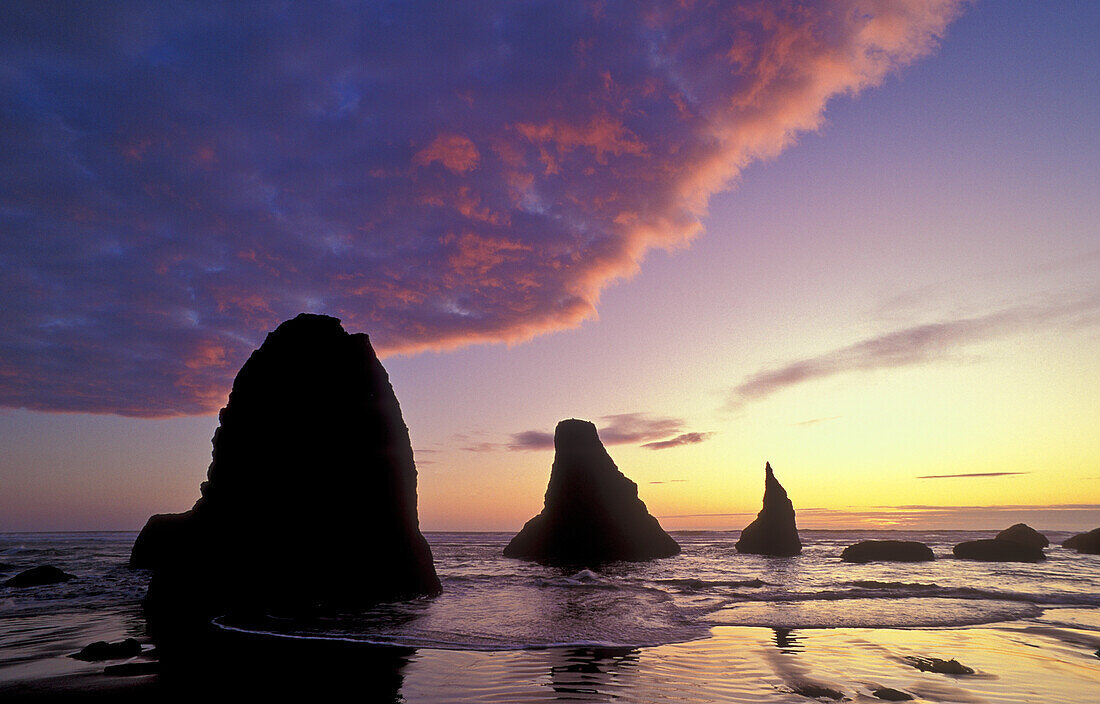 Sea stacks at sunset, Bandon Beach, Oregon coast.