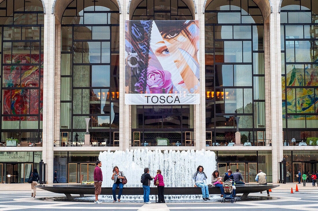 Metropolitan Opera House at Lincoln Center for the Performing Arts, New York, USA.