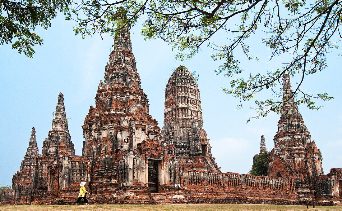 Ruinen des buddhistischen Tempels Wat Chaiwatthanaram in Ayutthaya, Thailand.