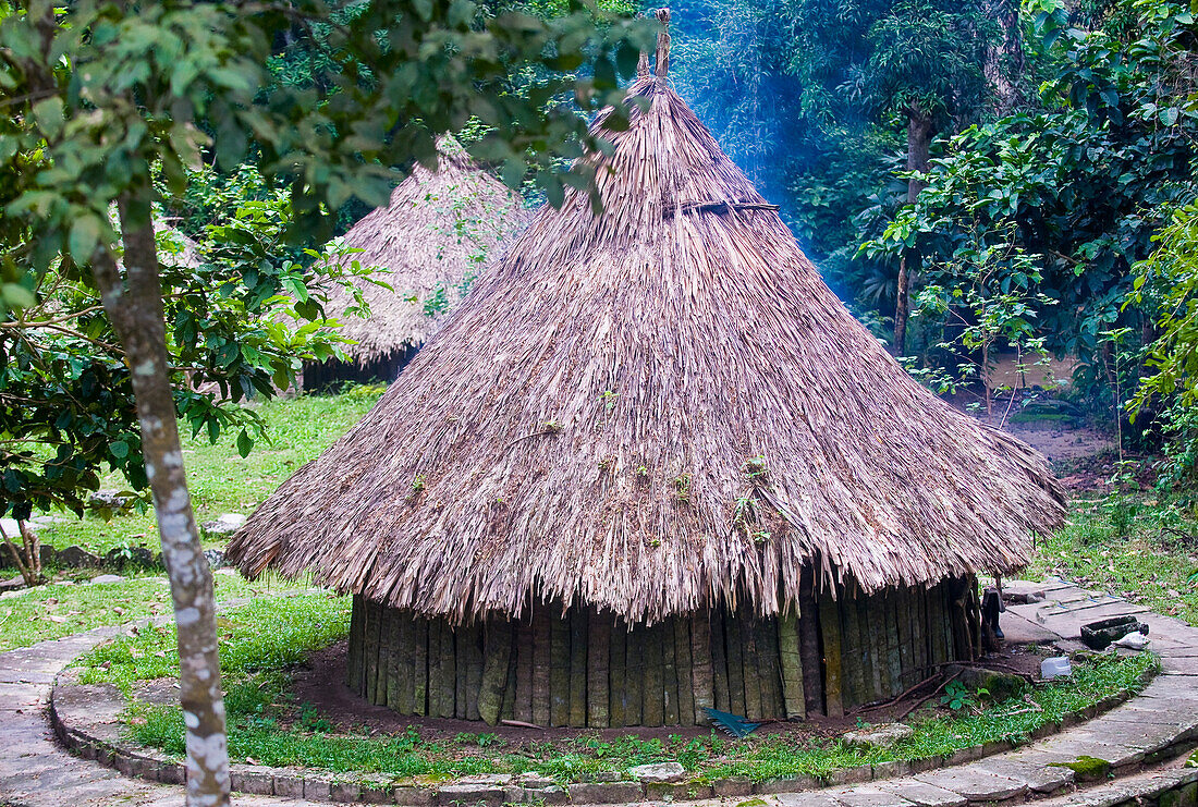 Indianerhaus in "Pueblito", einer archäologischen Stätte im Nationalpark "Tayrona", Kolumbien